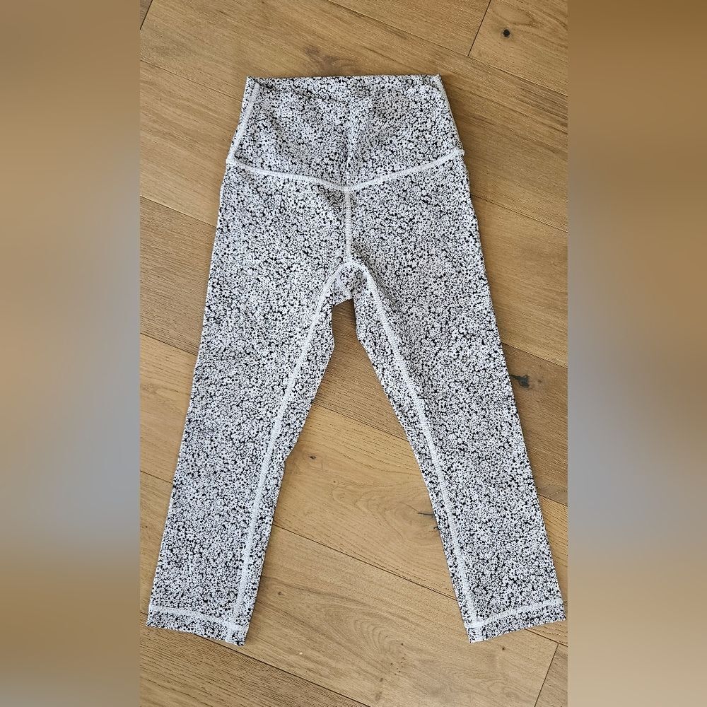 Lululemon Black and White Patterned Leggings